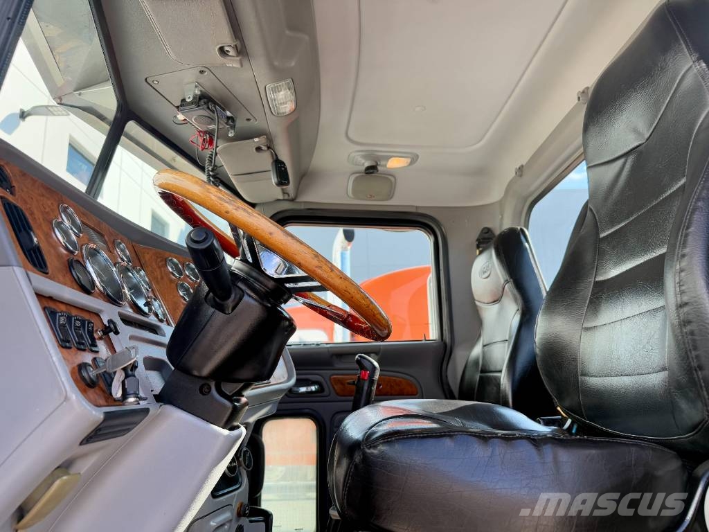 Peterbilt 388 Interior