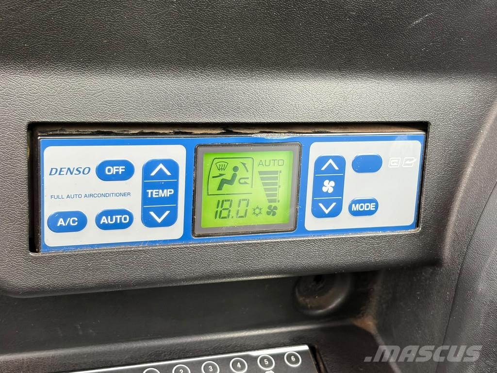 Takeuchi TB295W-1 Midi excavators  7t - 12t