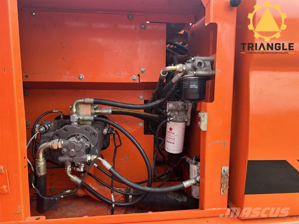 Doosan DX 120 Bagri goseničarji