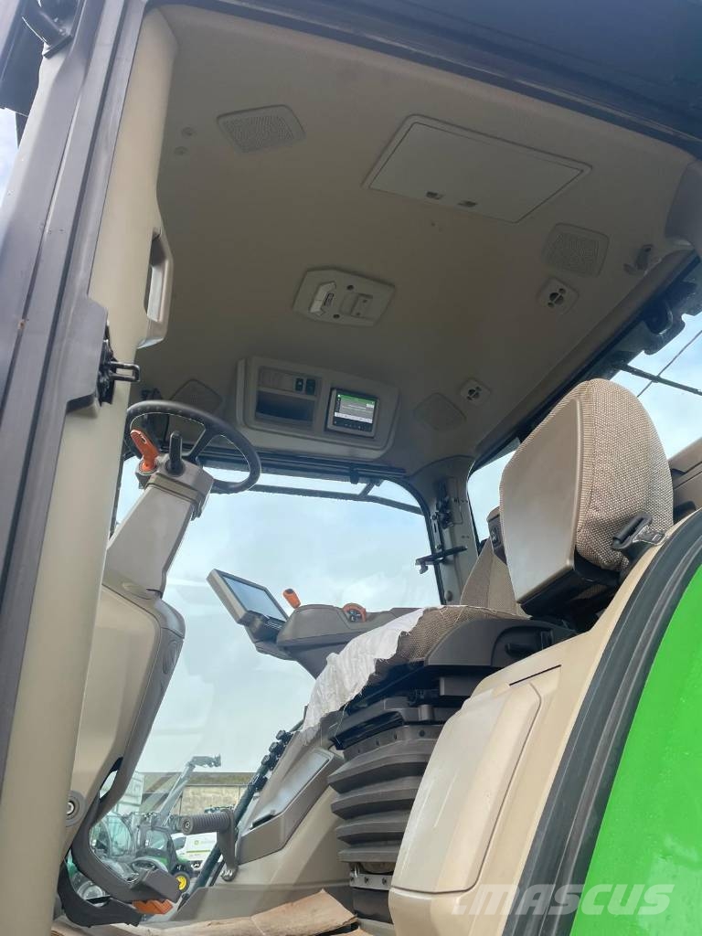 John Deere 7R 250 الجرارات