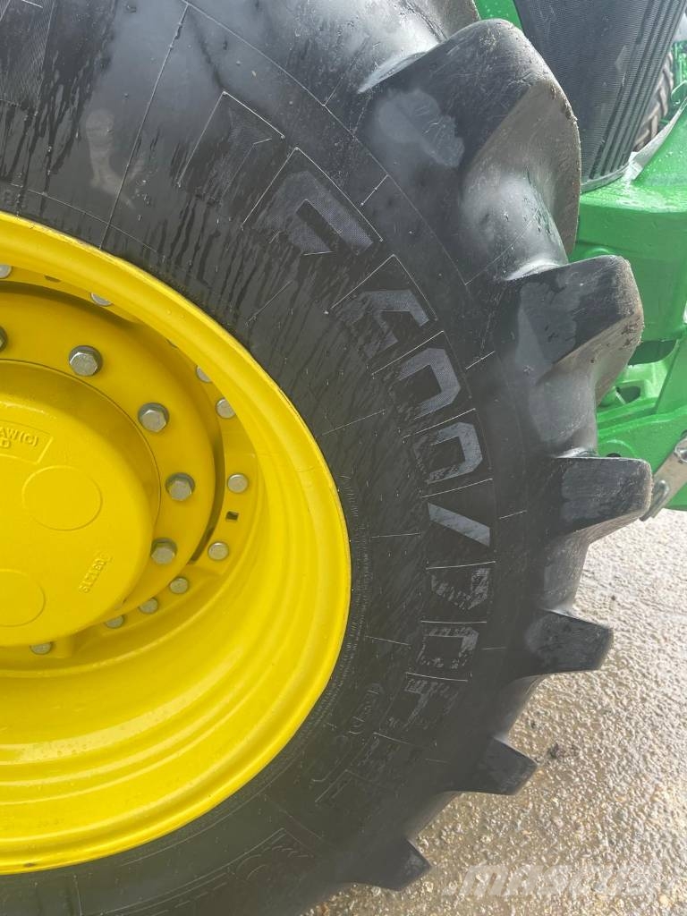 John Deere 7R 250 الجرارات
