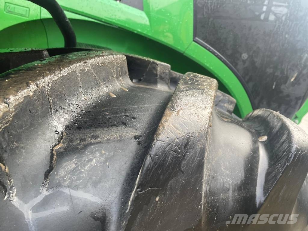 John Deere 7R 250 الجرارات
