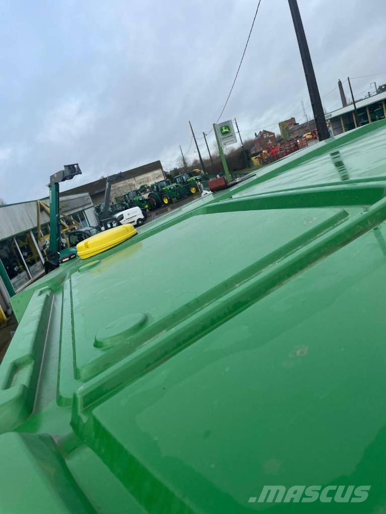 John Deere 7R 250 الجرارات
