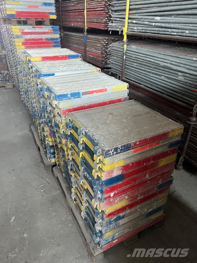 Layher Gerüst Gebraucht Blitz / Allround / AGS معدات سقالات