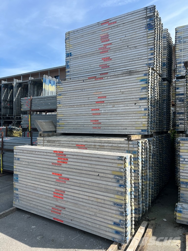 Layher Gerüst Gebraucht Blitz / Allround / AGS معدات سقالات
