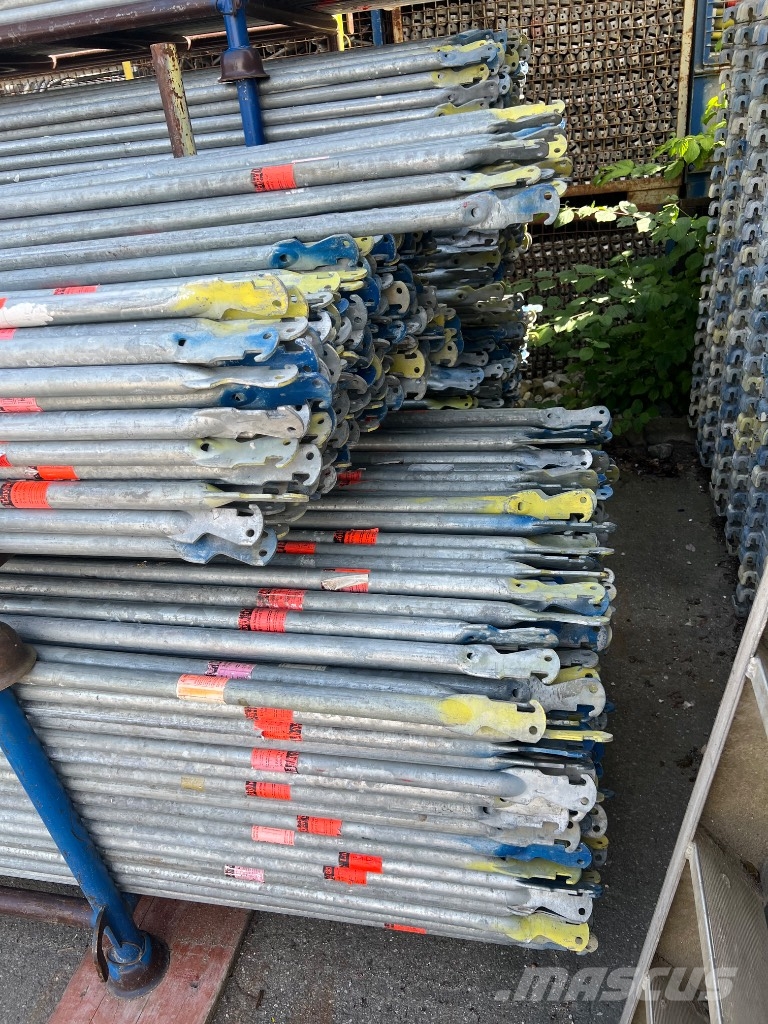 Layher Gerüst Gebraucht Blitz / Allround / AGS معدات سقالات