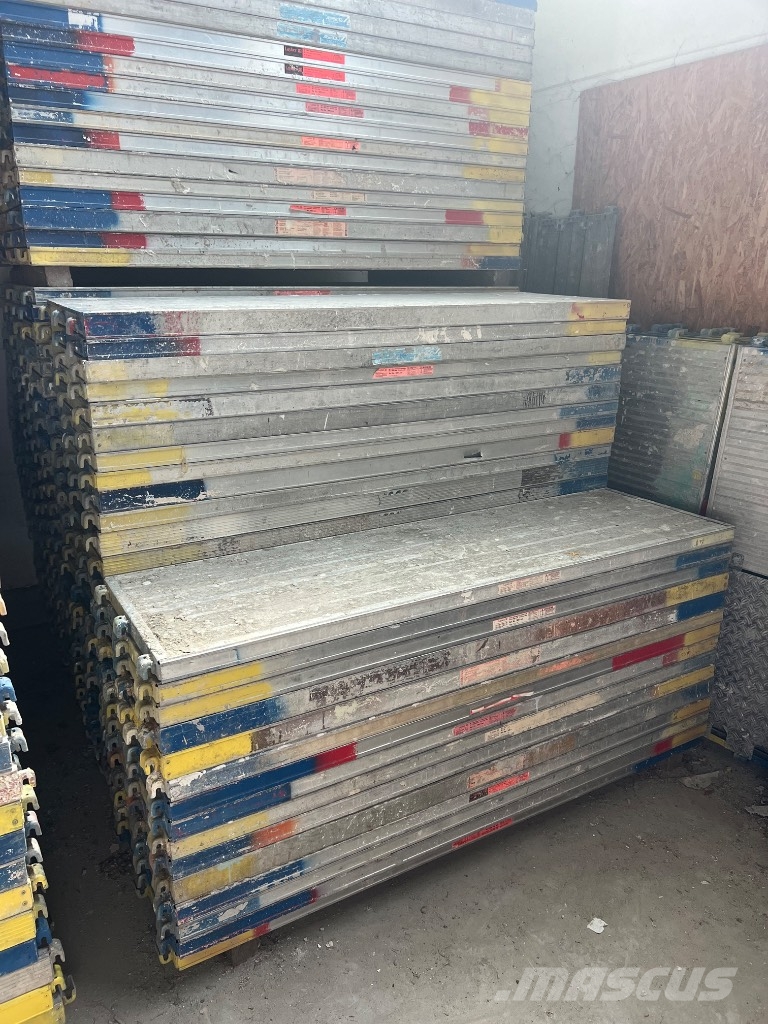 Layher Gerüst Gebraucht Blitz / Allround / AGS معدات سقالات