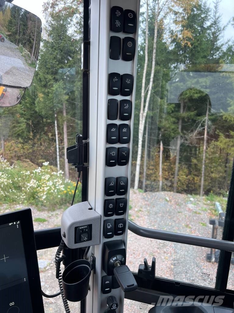 Volvo L90H 2025 4spak 1196 timmar Rataslaadurid