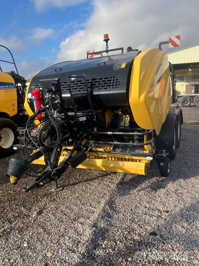 New Holland Roll Baler 125 Combi Rituļu preses