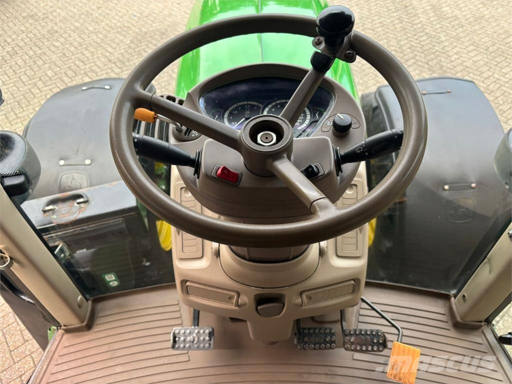 John Deere 7530 曳引機