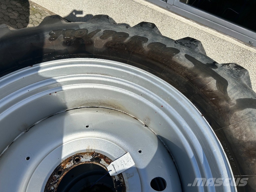 Michelin 710/70-R42 + 600/70-R30 Traktorhjul Reifen