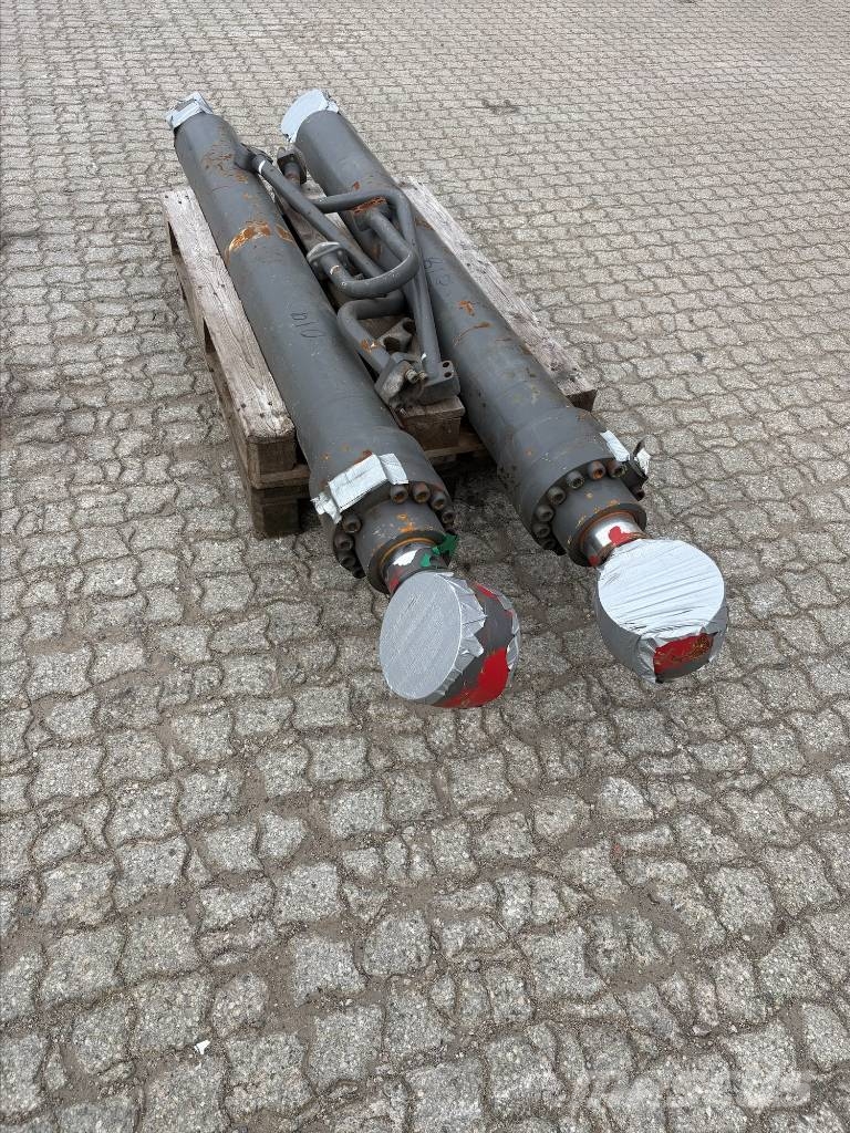 Volvo EC480 – Lift Cylinders / Boom Cylinders – 14671536 Hydraulik