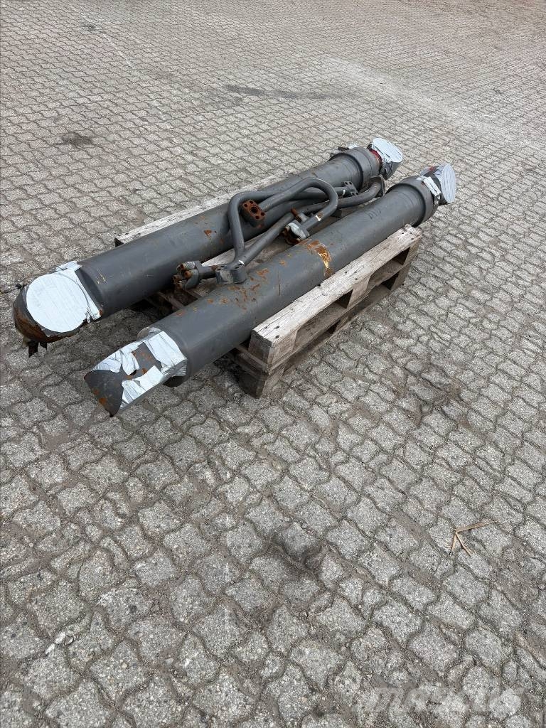 Volvo EC480 – Lift Cylinders / Boom Cylinders – 14671536 Hydraulik