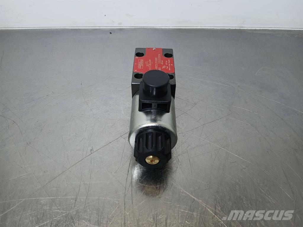 Yanmar SV120-5003700002/5999991536-NG6 4/2 Valve 12V Hydraulics