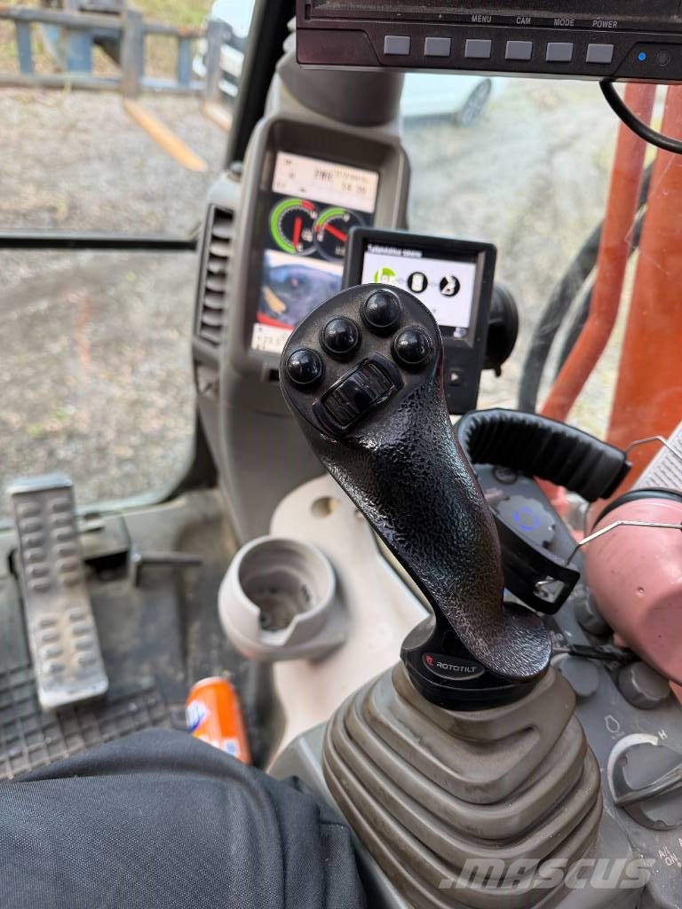 Hitachi ZX 225 US LC-5 B Kāpurķēžu ekskavatori