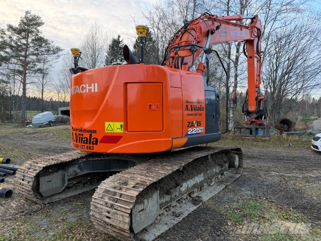 Hitachi ZX 225 US LC-5 B Kāpurķēžu ekskavatori