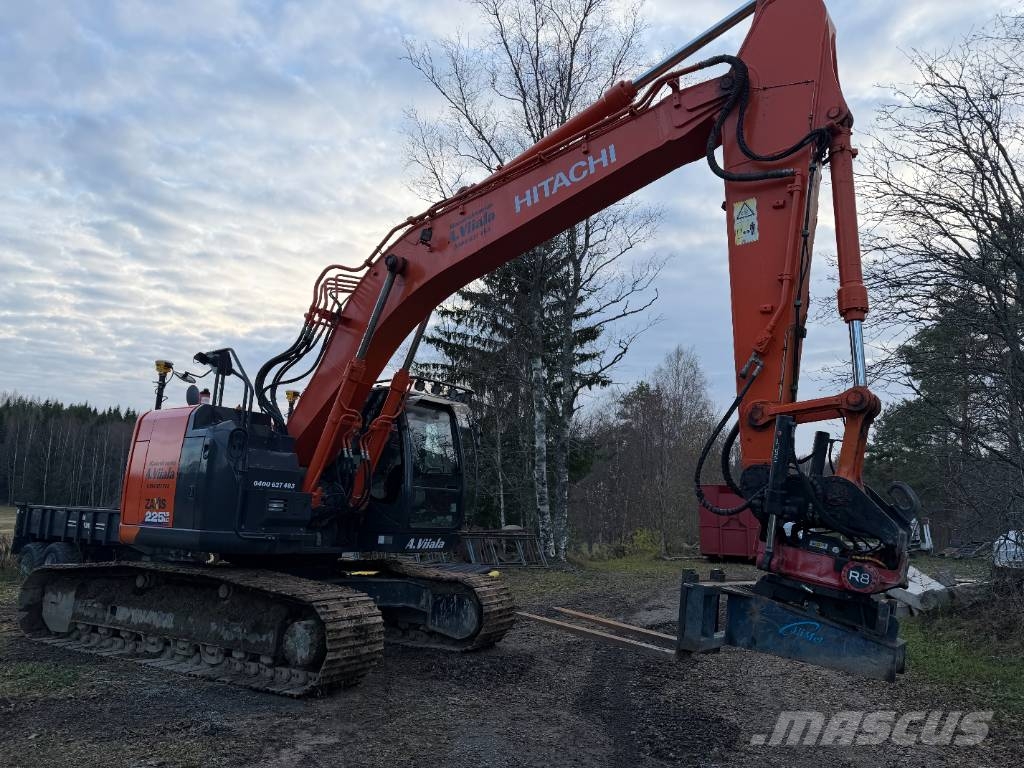 Hitachi ZX 225 US LC-5 B Kāpurķēžu ekskavatori