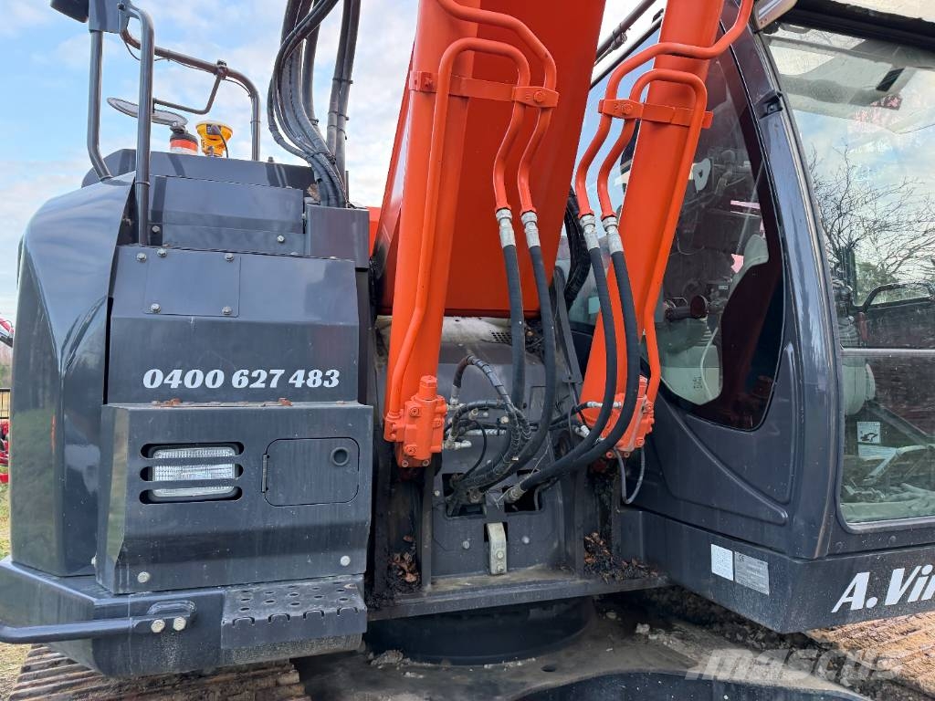 Hitachi ZX 225 US LC-5 B Kāpurķēžu ekskavatori
