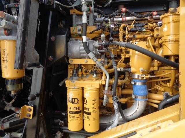 CAT 972MXE Gumikerekes homlokrakodók