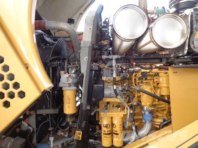 CAT 972MXE Gumikerekes homlokrakodók