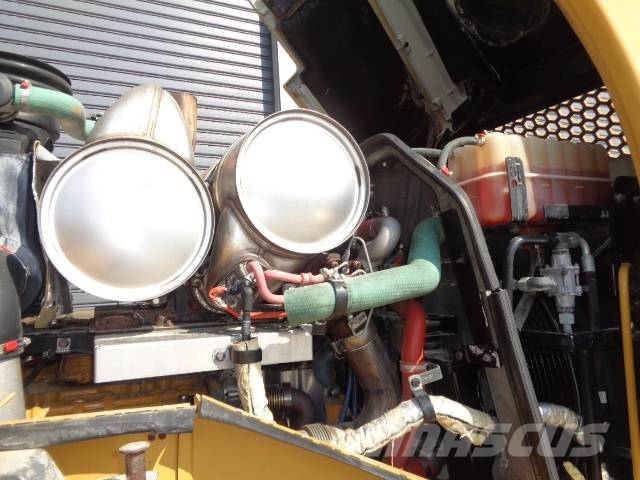 CAT 972MXE Gumikerekes homlokrakodók