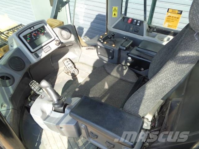 CAT 972MXE Gumikerekes homlokrakodók