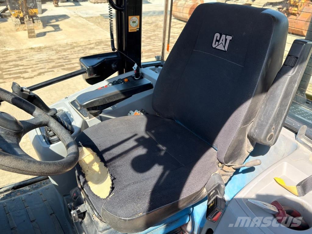 CAT 908M - Quick Coupler / Automatic Greasing / Forks 轮式装载机