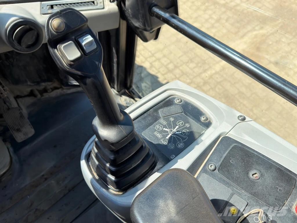 CAT 908M - Quick Coupler / Automatic Greasing / Forks 轮式装载机