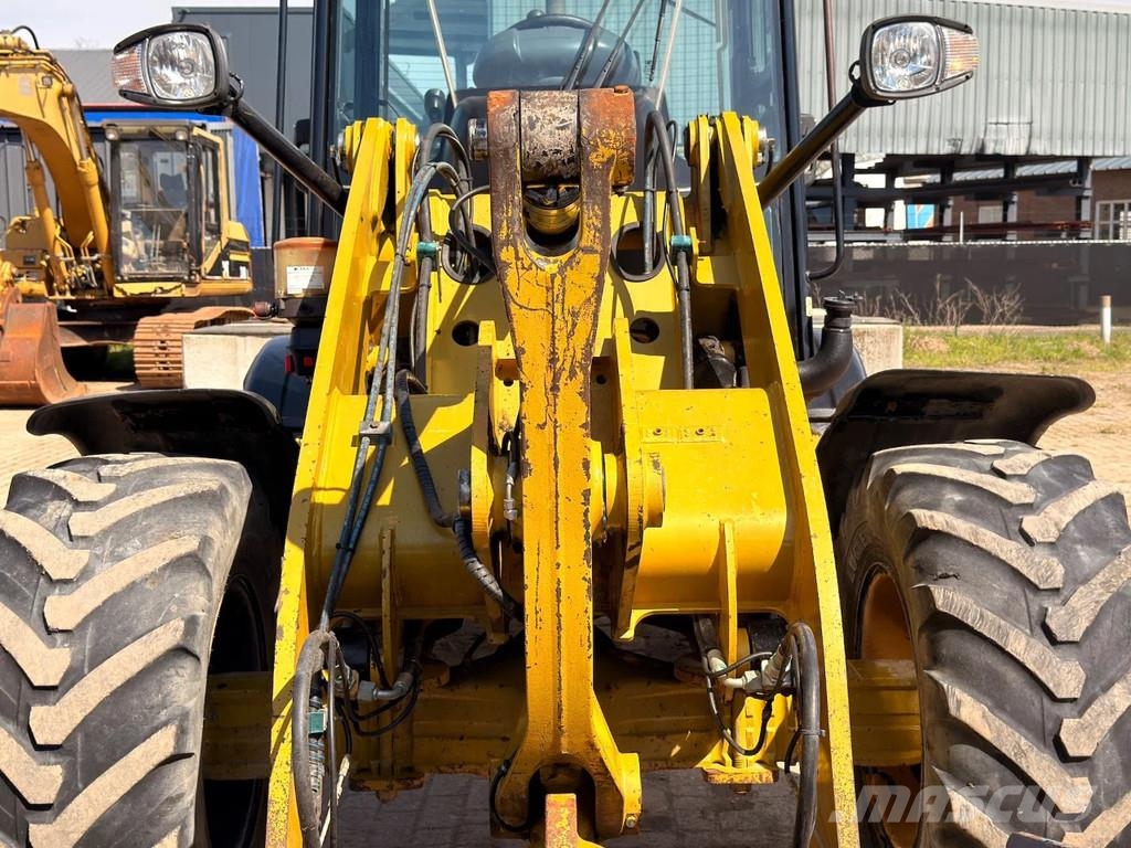 CAT 908M - Quick Coupler / Automatic Greasing / Forks 轮式装载机