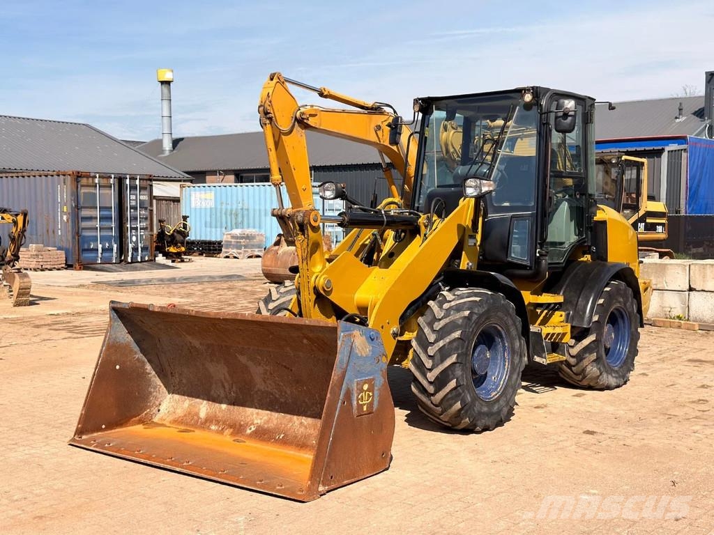 CAT 908M - Quick Coupler / Automatic Greasing / Forks 轮式装载机