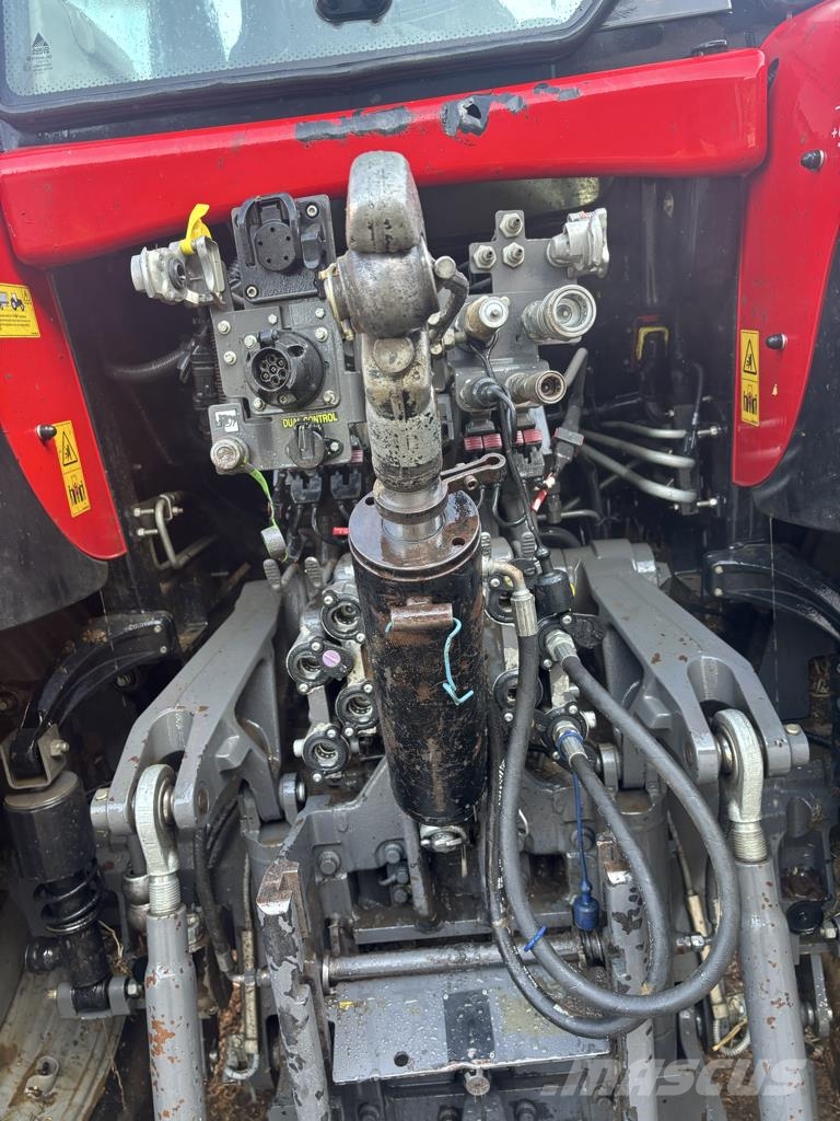 Massey Ferguson 7718S DYNA-6 EXCLUSIVE Tractors