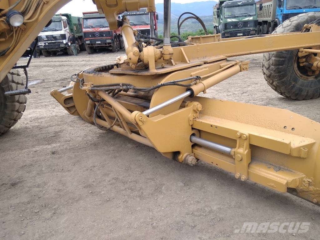 CAT 16 G Niveleuse