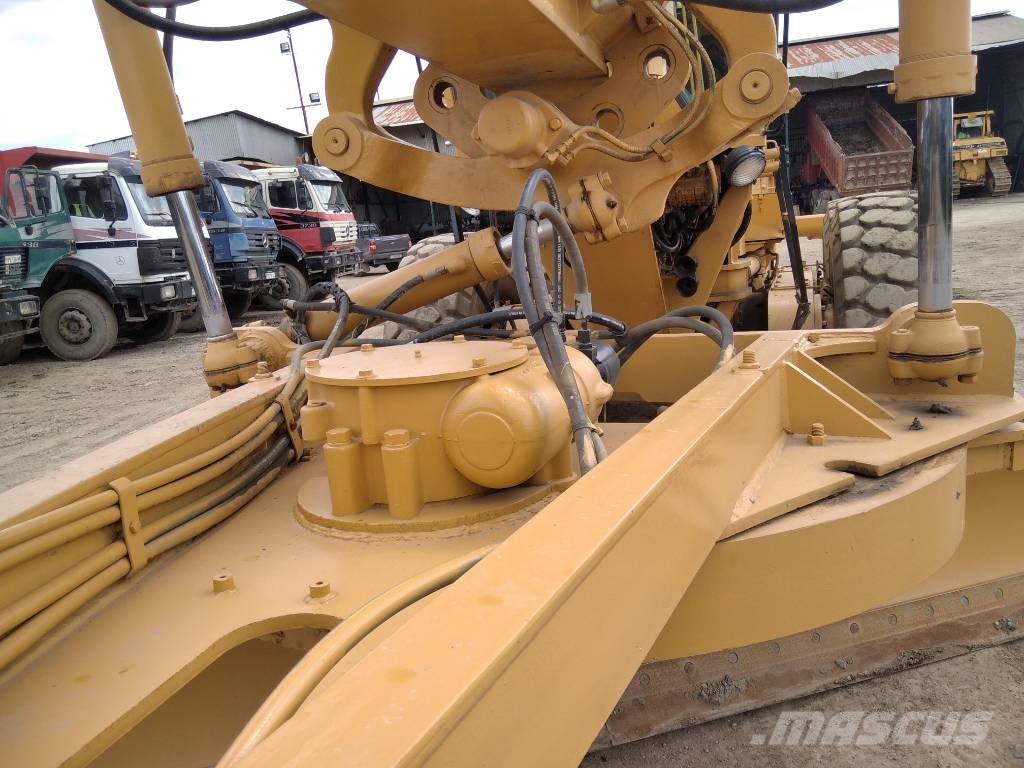 CAT 16 G Niveleuse