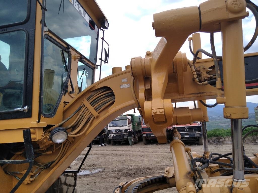 CAT 16 G Niveleuse