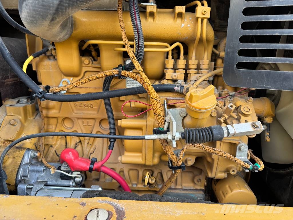 CAT 305E (Canopy) Miniescavadeiras < 7t (Mini escavadeiras)