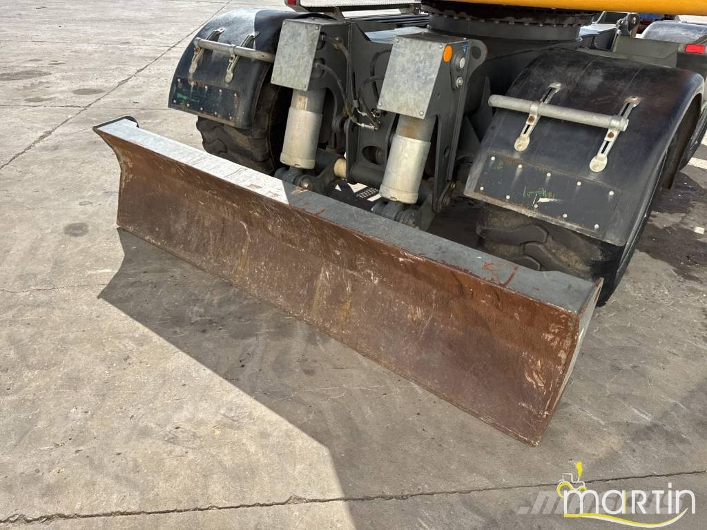 Liebherr A 913 Compact Litronic Wheeled excavators