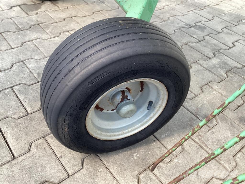 Stoll R 335 معدات حصد