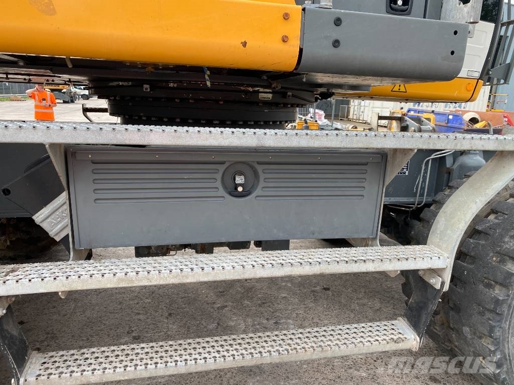 Liebherr LH 30 M Bagri za prekladanje primarnih/sekundarnih surovin