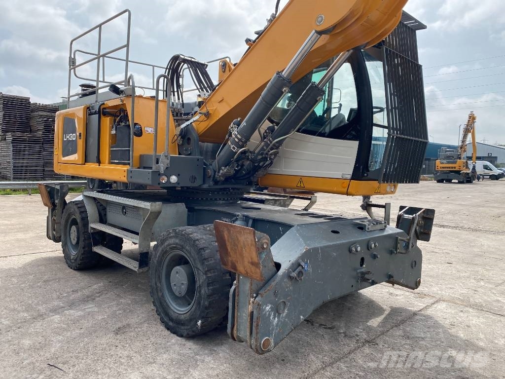Liebherr LH 30 M Bagri za prekladanje primarnih/sekundarnih surovin