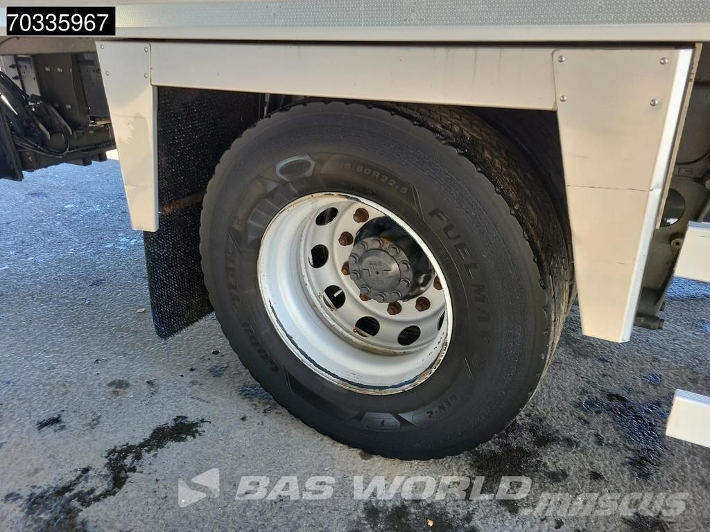 DAF LF 290 4X2 Lamberet Carrier Supra 750 2000kg Tailg 冷藏车