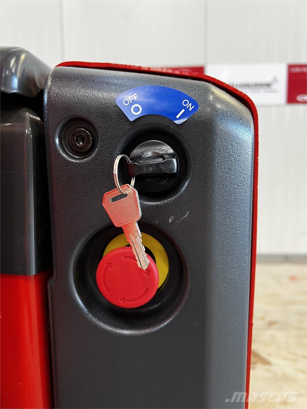 Linde MT15 Käyden ajettavat pinoamistrukit