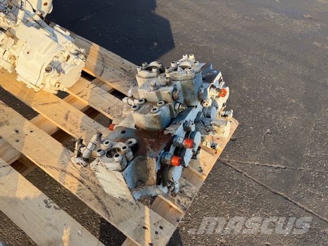 Liebherr R 900 B ROZDZIELACZ HYDRAULICZNY Hydraulik