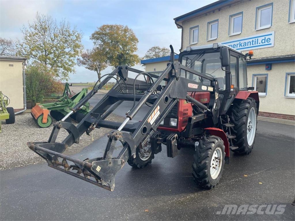 Belarus MTS 820 + FL Traktoren