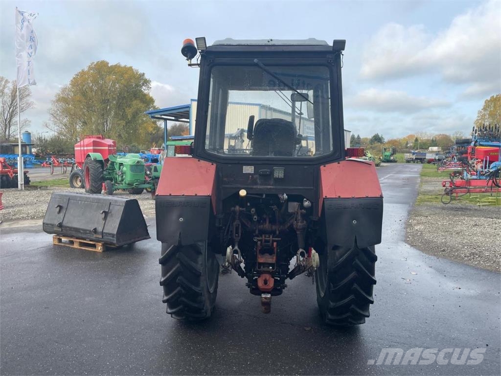 Belarus MTS 820 + FL Traktoren
