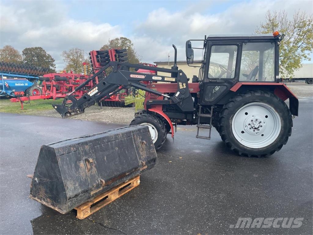 Belarus MTS 820 + FL Traktoren