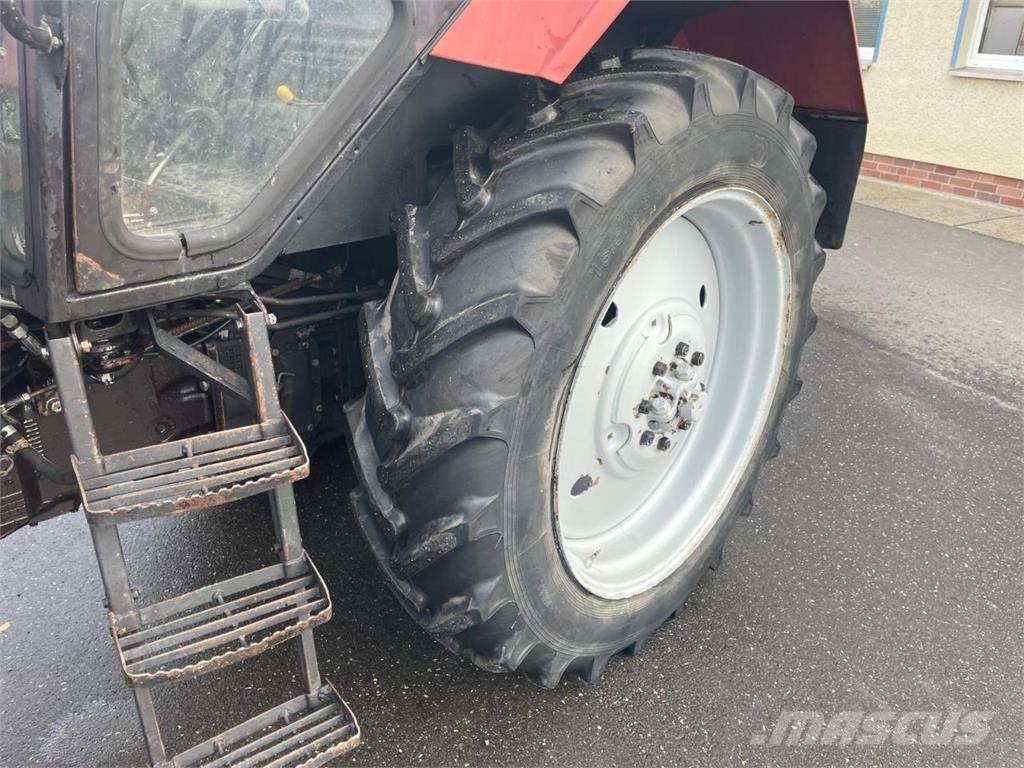 Belarus MTS 820 + FL Traktoren