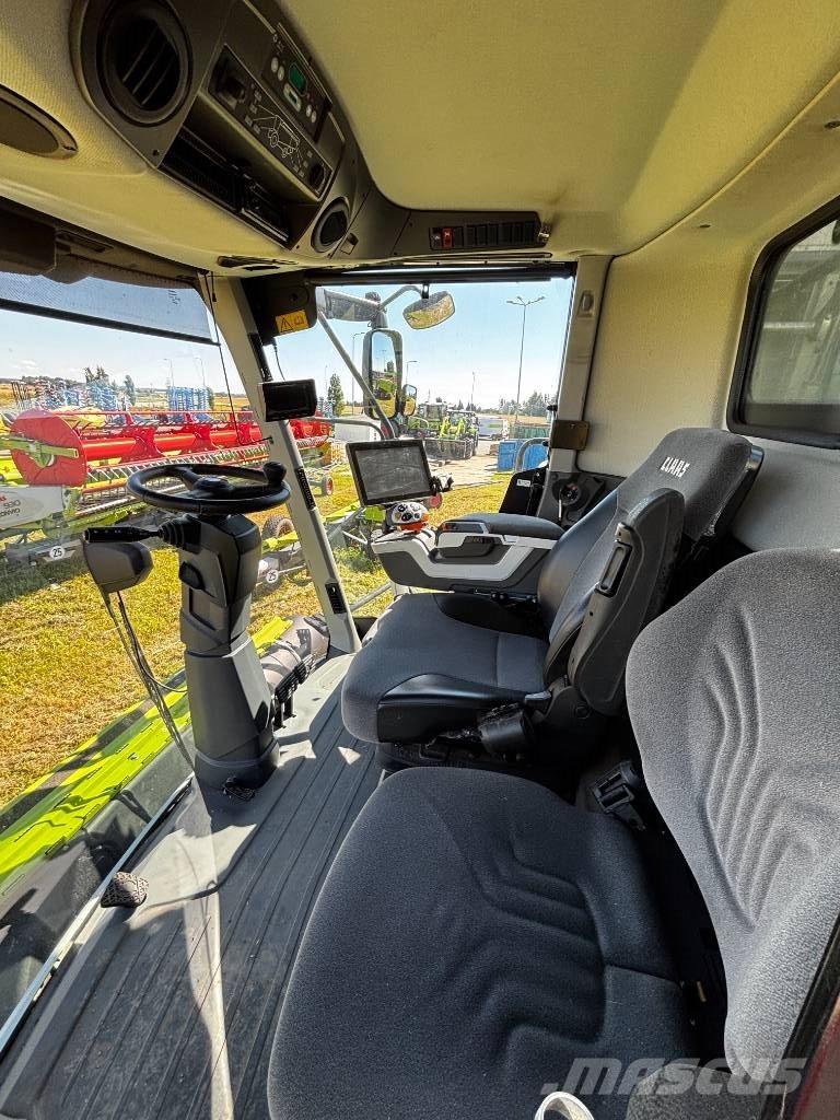 CLAAS Lexion 6800 Combine harvesters