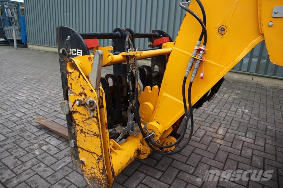 JCB 540-140 HI VIZ Diesel Stage V, 4x4x4 Drive, 13.8m Teleskoplæssere