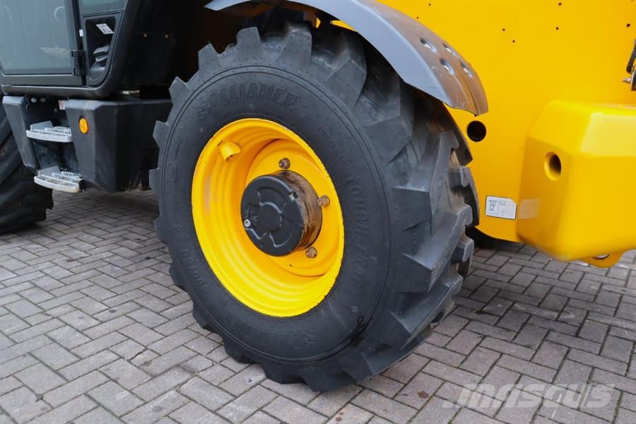 JCB 540-140 HI VIZ Diesel Stage V, 4x4x4 Drive, 13.8m Teleskoplæssere