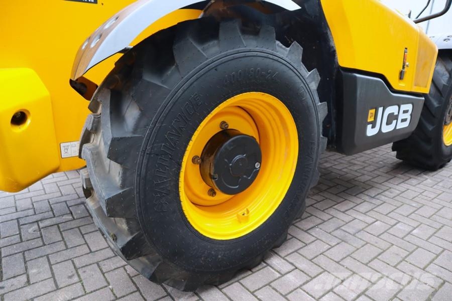 JCB 540-140 HI VIZ Diesel Stage V, 4x4x4 Drive, 13.8m Teleskoplæssere